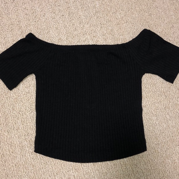 bought in Greece black off the shoulder - Picture 1 of 2